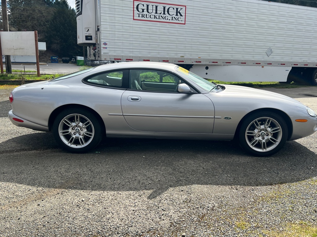 Photo 41 of this JAGUAR XK8 COUPE
