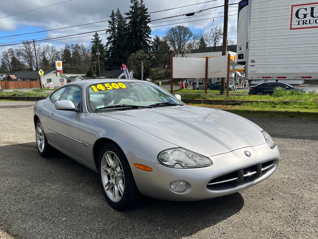 Photo 4 of this JAGUAR XK8 COUPE
