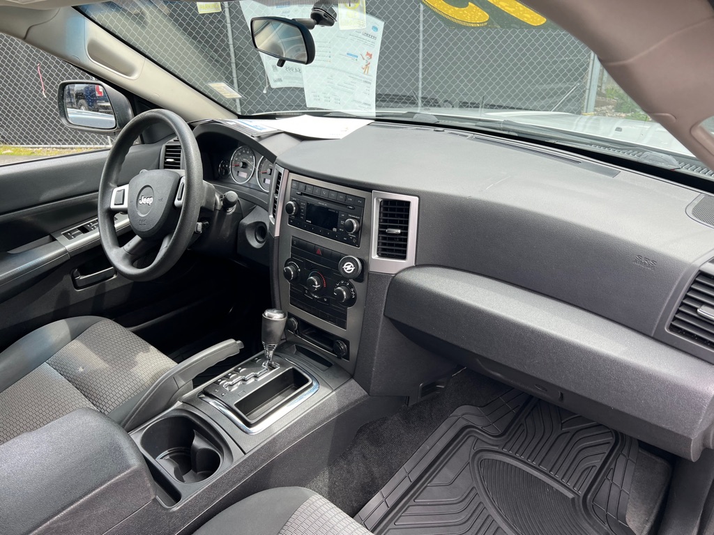 Photo 21 of this JEEP GRAND CHEROKEE