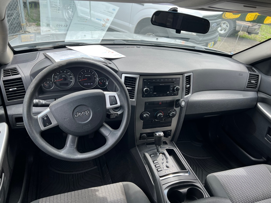 Photo 24 of this JEEP GRAND CHEROKEE