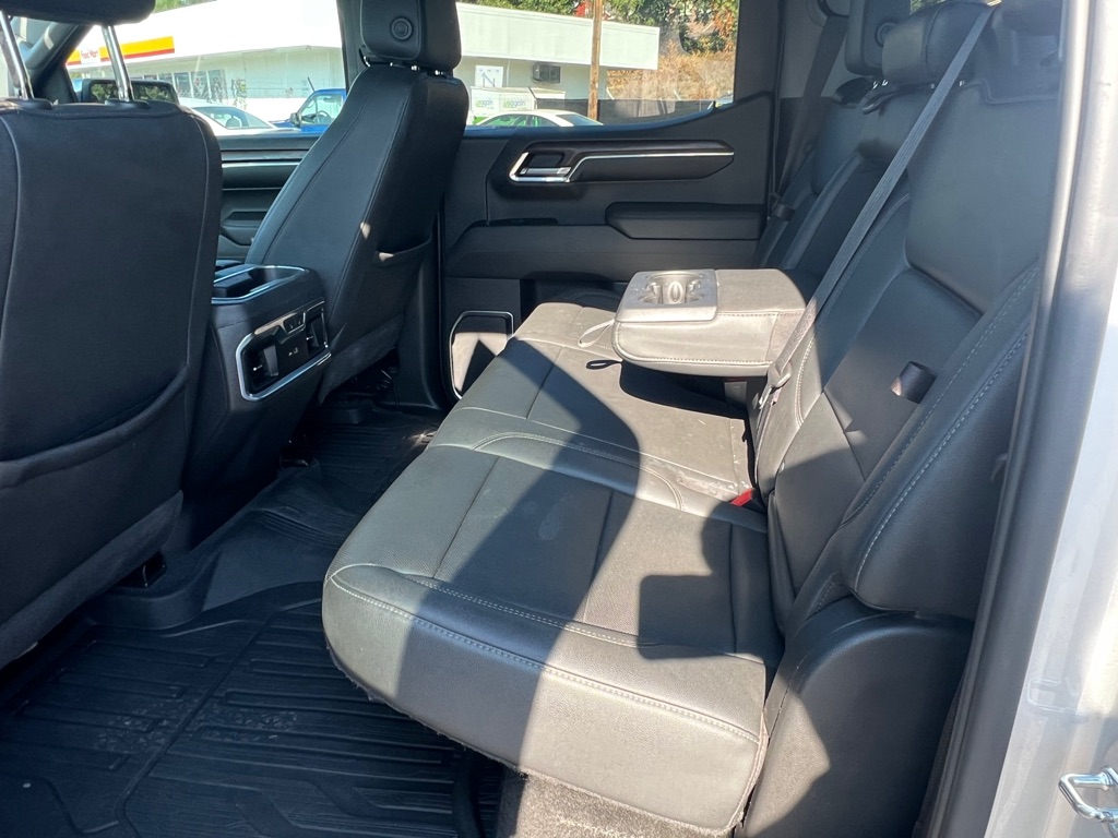 Photo 27 of this GMC SIERRA