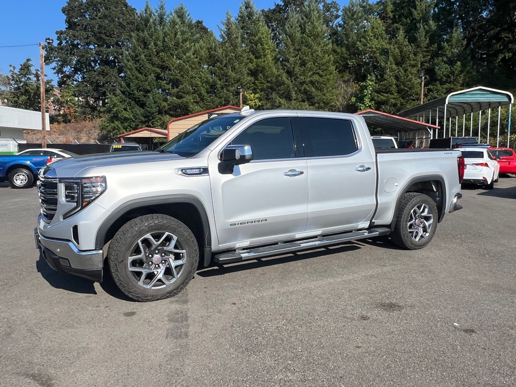 Photo 3 of this GMC SIERRA