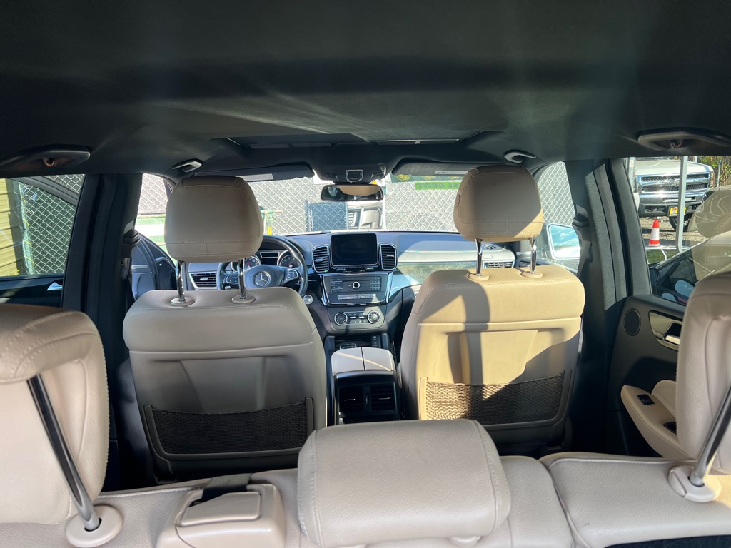 Photo 46 of this MERCEDES-BENZ GLS