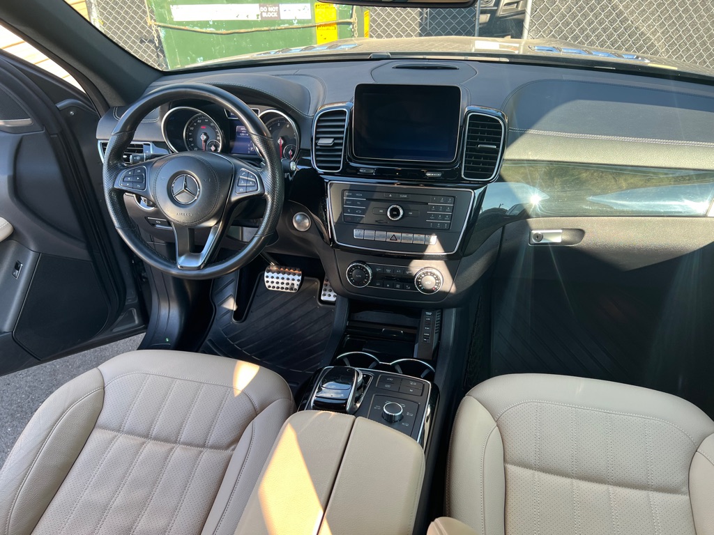 Photo 40 of this MERCEDES-BENZ GLS