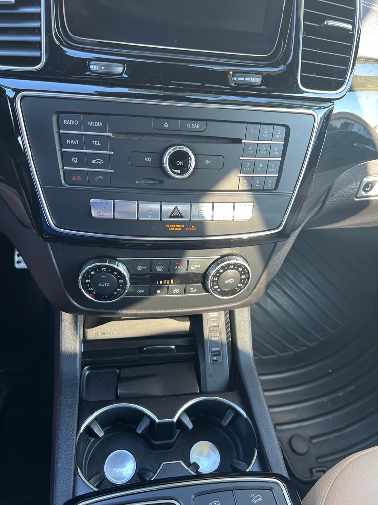 Photo 34 of this MERCEDES-BENZ GLS