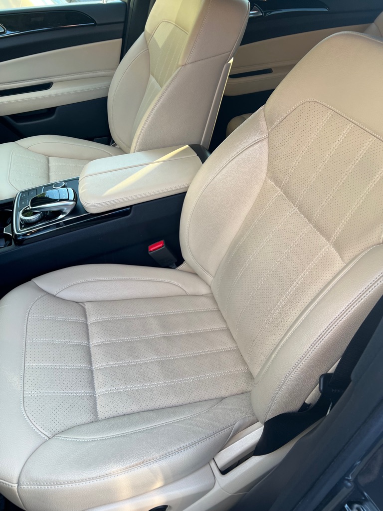 Photo 52 of this MERCEDES-BENZ GLS