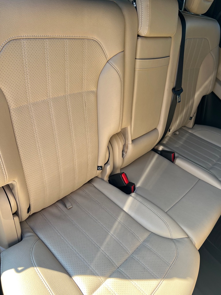 Photo 42 of this MERCEDES-BENZ GLS