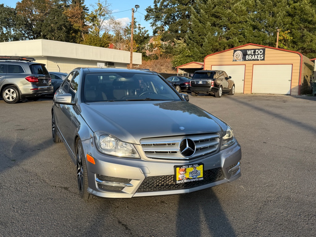 Photo 8 of this MERCEDES-BENZ C-CLASS