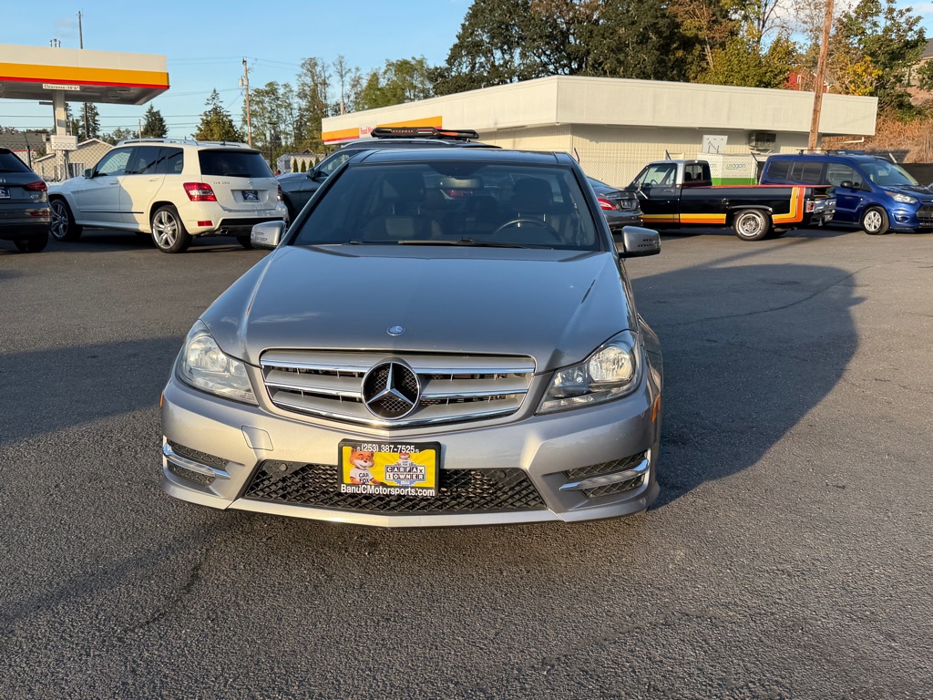 Photo 5 of this MERCEDES-BENZ C-CLASS