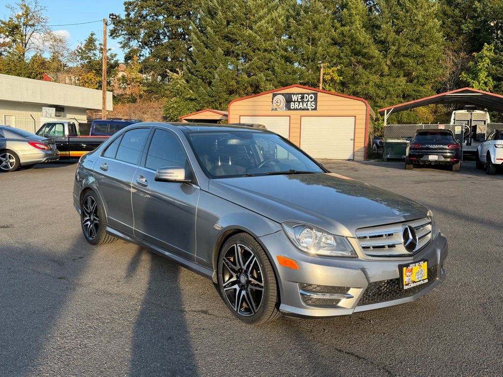 Photo 10 of this MERCEDES-BENZ C-CLASS