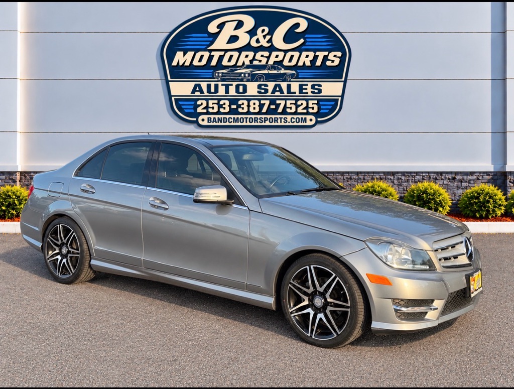 Photo 38 of this MERCEDES-BENZ C-CLASS