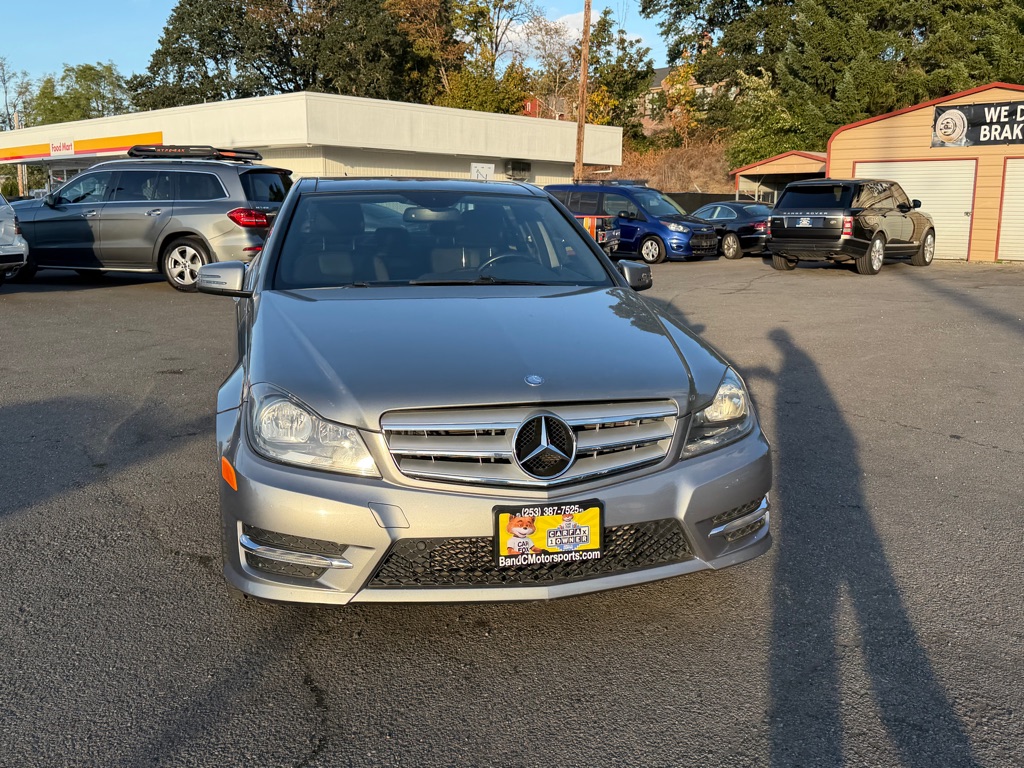 Photo 7 of this MERCEDES-BENZ C-CLASS