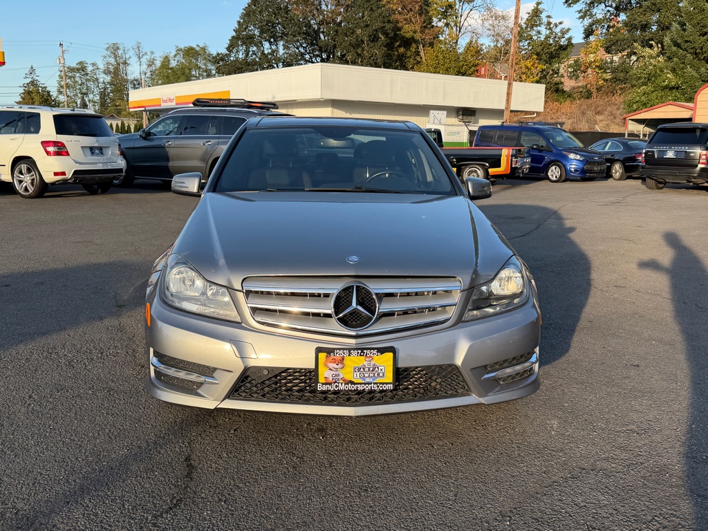 Photo 6 of this MERCEDES-BENZ C-CLASS