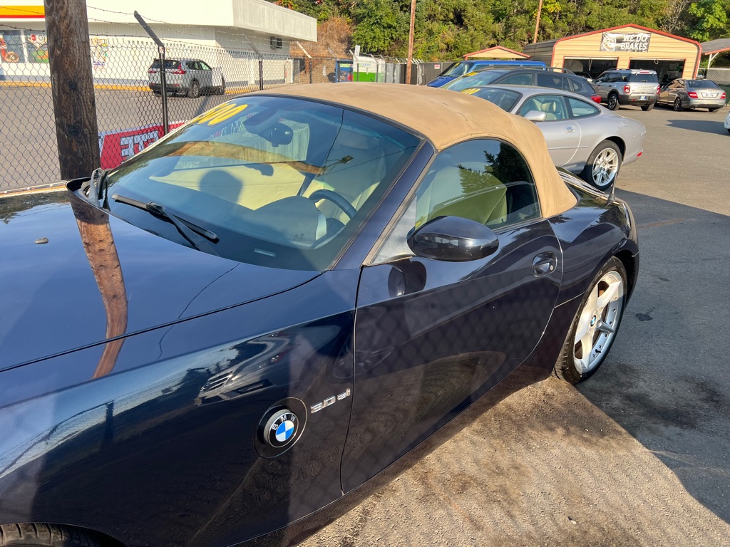 Photo 31 of this BMW Z4