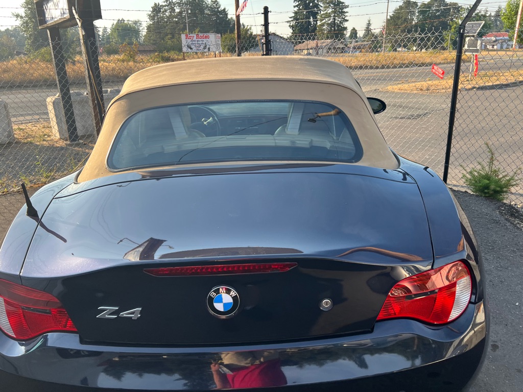 Photo 29 of this BMW Z4