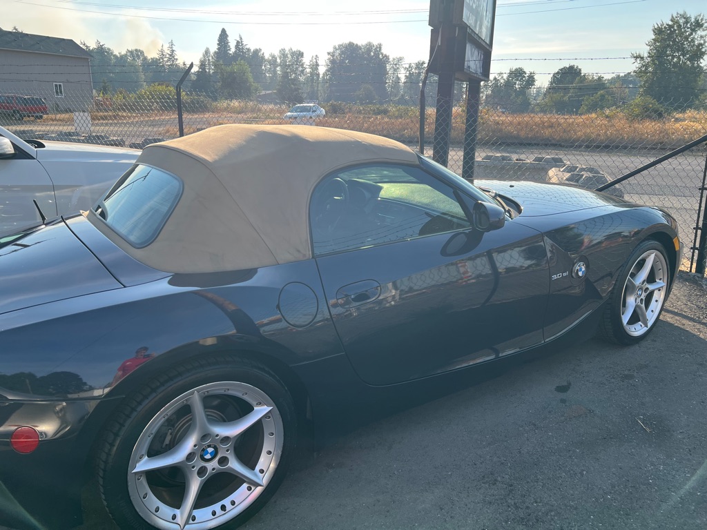 Photo 28 of this BMW Z4