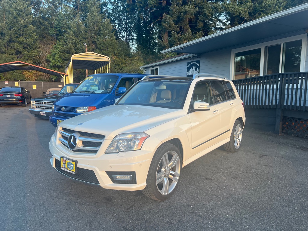 Photo 2 of this MERCEDES-BENZ GLK