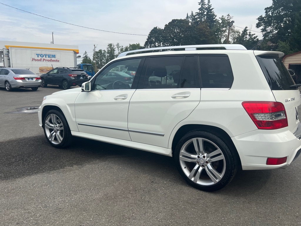 Photo 28 of this MERCEDES-BENZ GLK