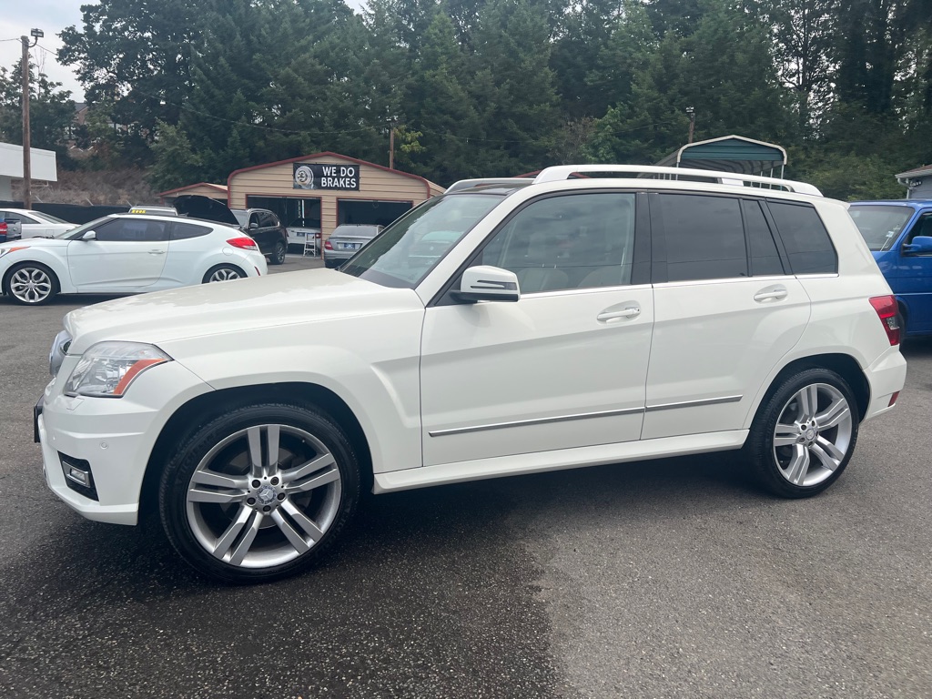 Photo 24 of this MERCEDES-BENZ GLK