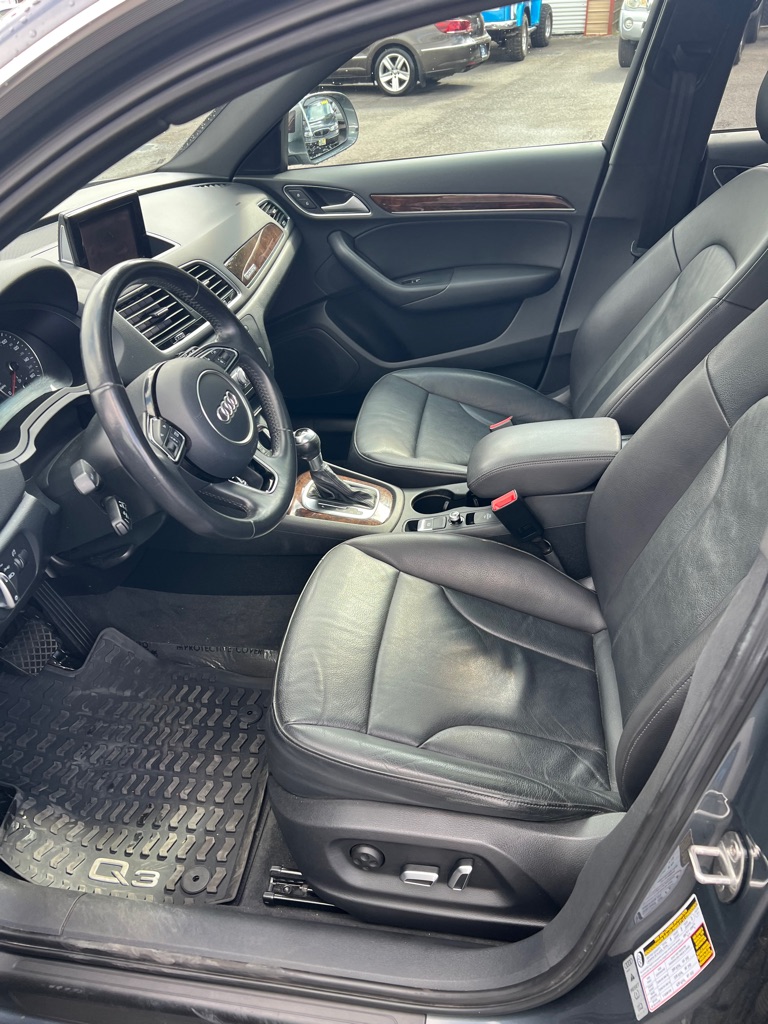 Photo 7 of this AUDI Q3