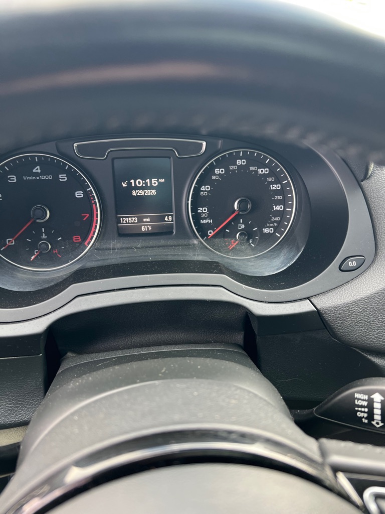 Photo 44 of this AUDI Q3