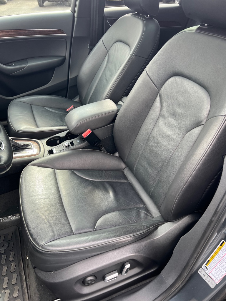 Photo 45 of this AUDI Q3