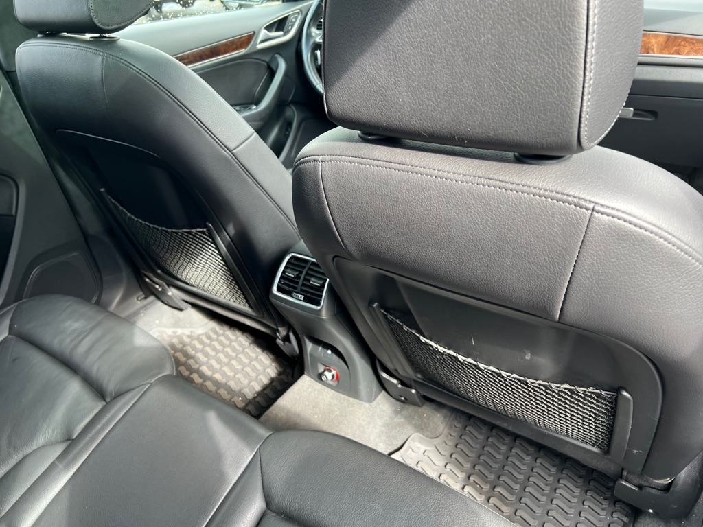 Photo 39 of this AUDI Q3