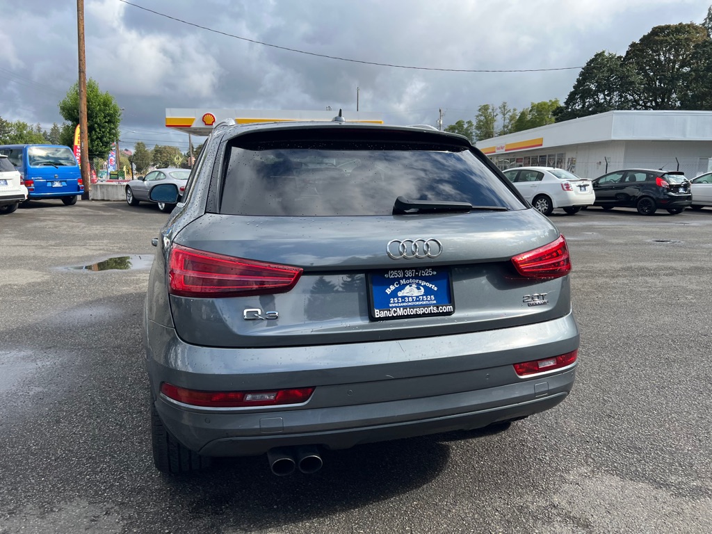 Photo 18 of this AUDI Q3