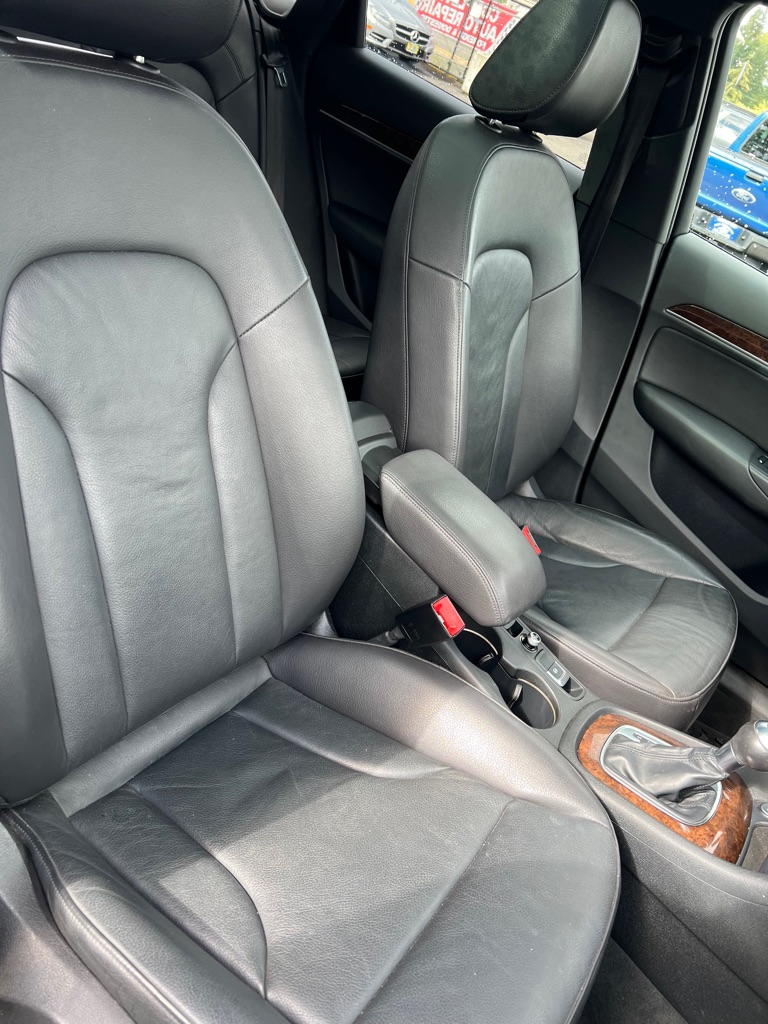 Photo 40 of this AUDI Q3