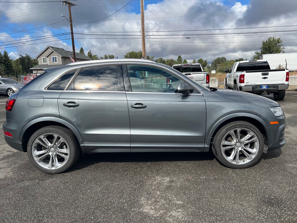 Photo 27 of this AUDI Q3