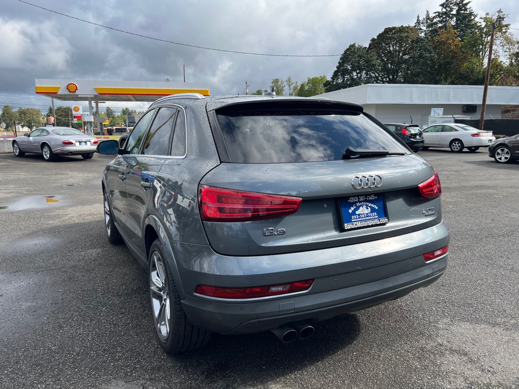 Photo 17 of this AUDI Q3