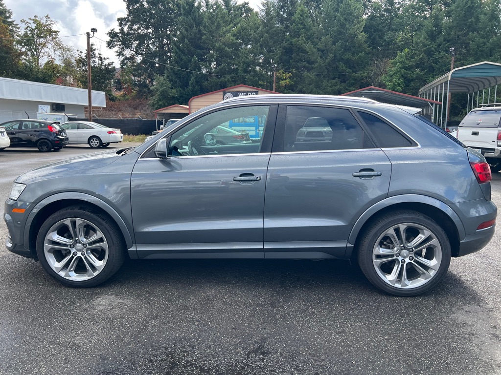 Photo 47 of this AUDI Q3