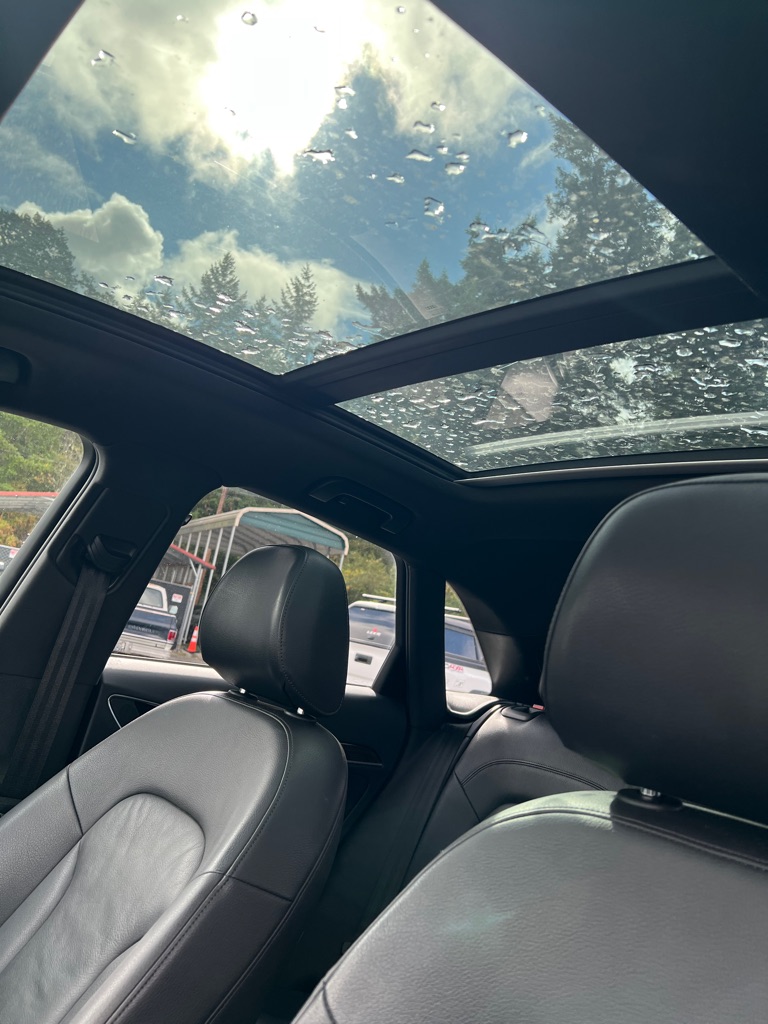 Photo 6 of this AUDI Q3