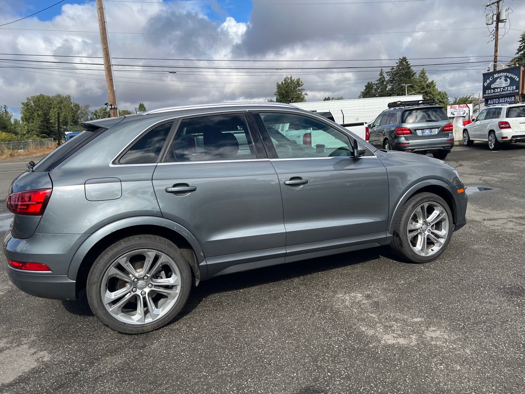 Photo 25 of this AUDI Q3