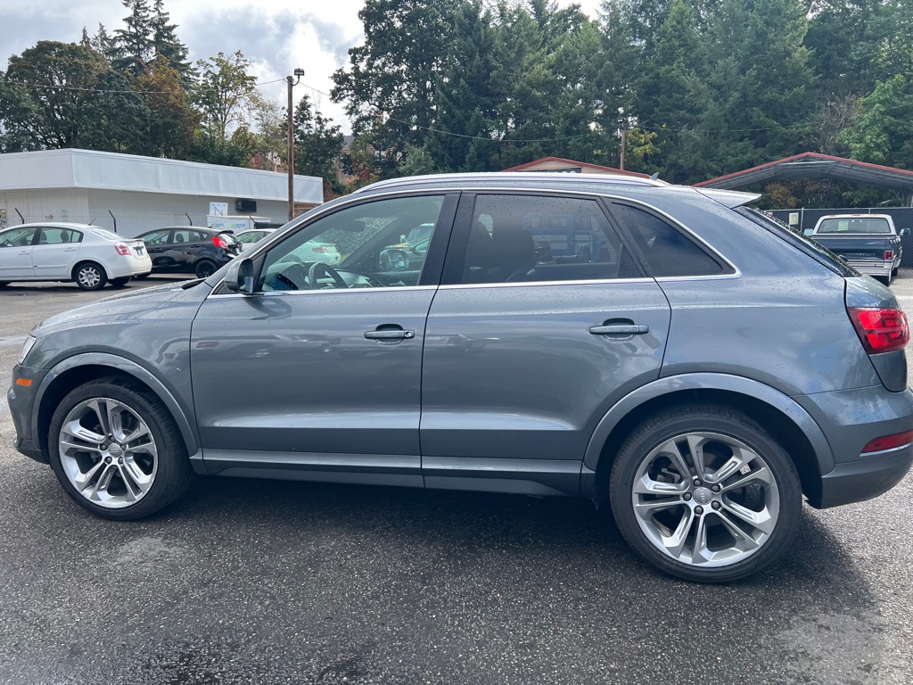 Photo 48 of this AUDI Q3