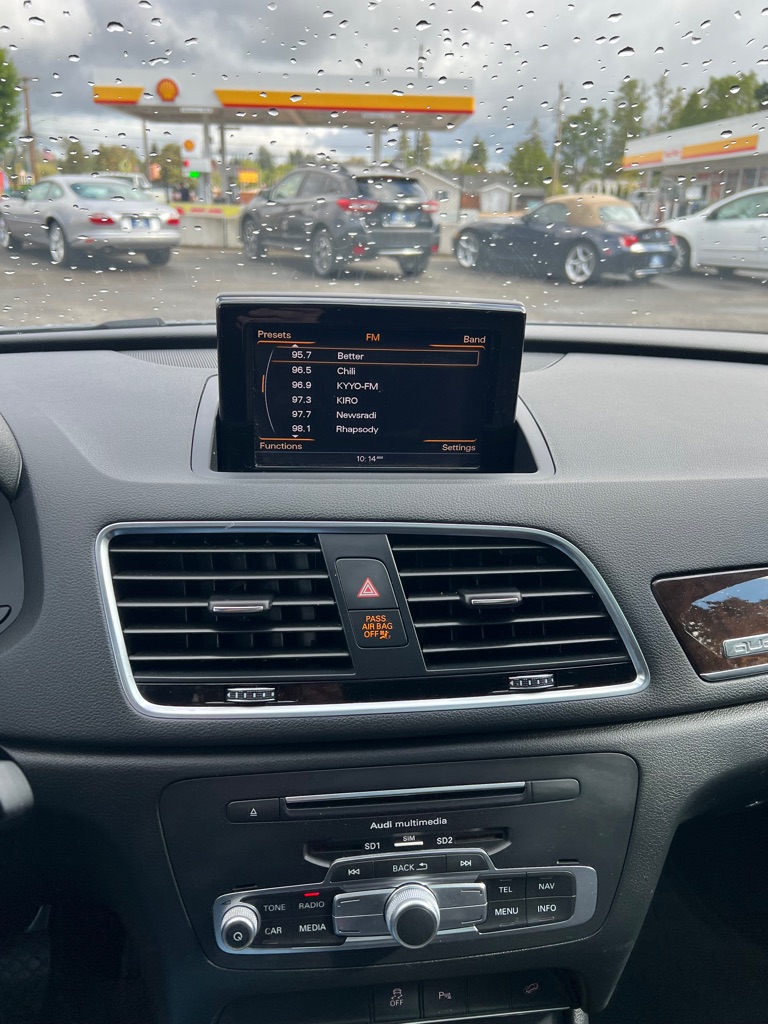 Photo 46 of this AUDI Q3
