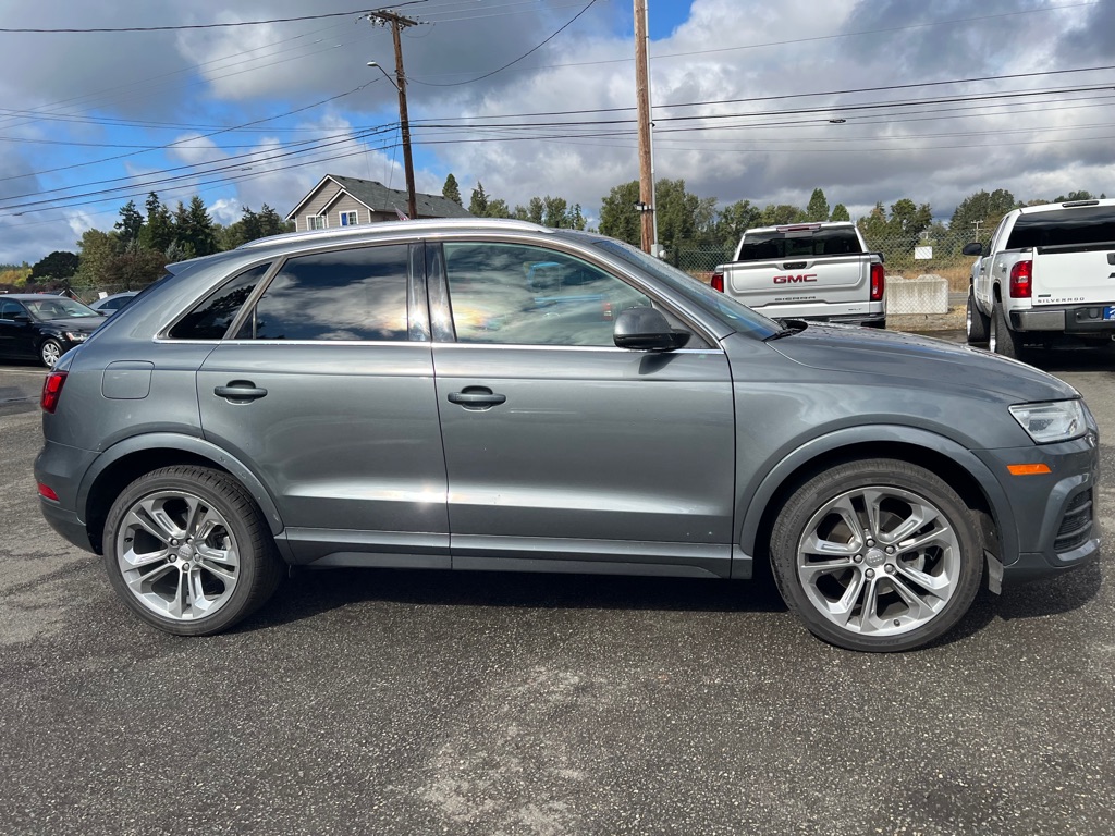 Photo 28 of this AUDI Q3