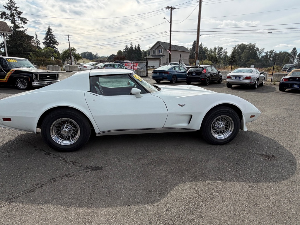 Photo 33 of this CHEVROLET CORVETTE