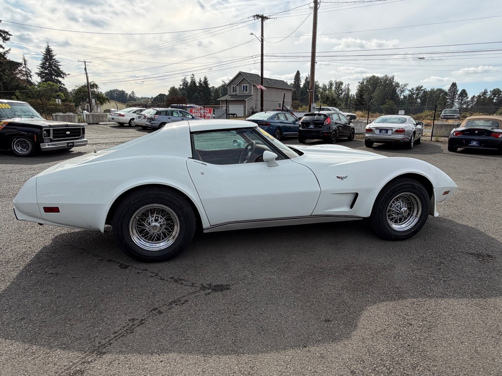Photo 32 of this CHEVROLET CORVETTE