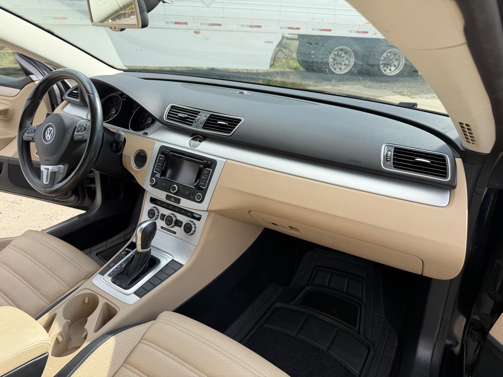 Photo 64 of this VOLKSWAGEN CC