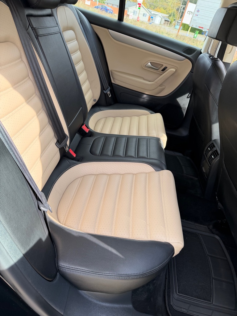 Photo 66 of this VOLKSWAGEN CC