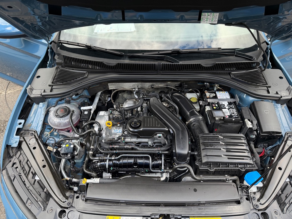 Photo 36 of this VOLKSWAGEN JETTA
