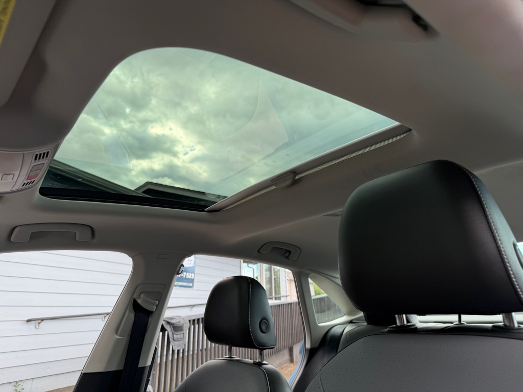 Photo 32 of this VOLKSWAGEN JETTA