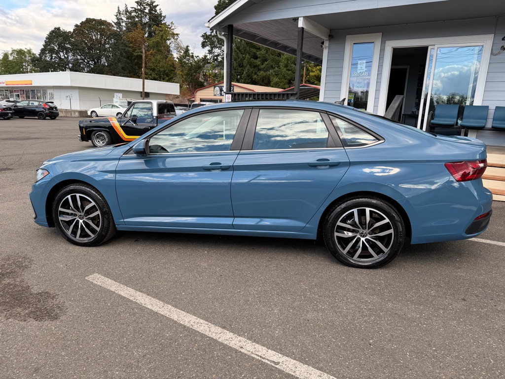 Photo 11 of this VOLKSWAGEN JETTA