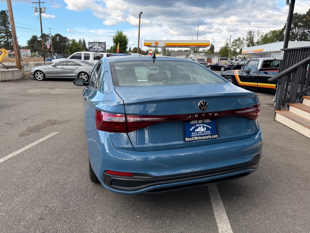 Photo 8 of this VOLKSWAGEN JETTA