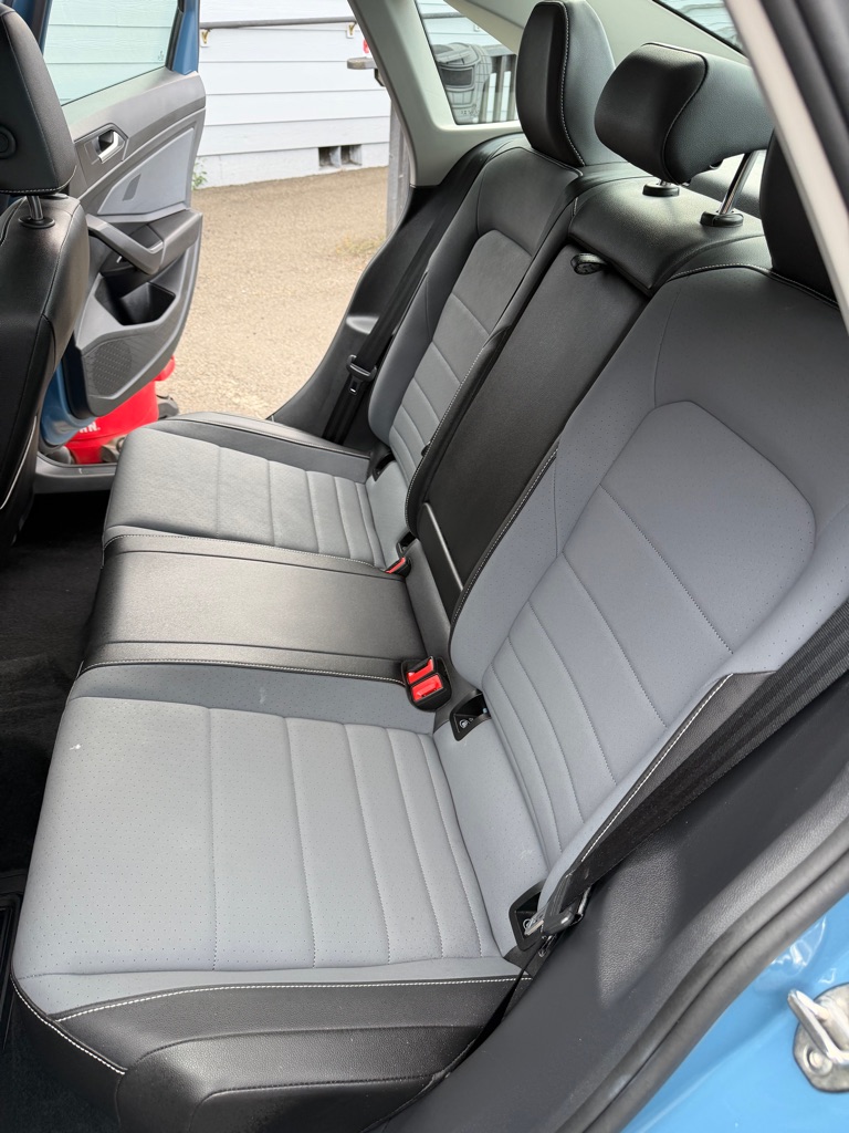 Photo 34 of this VOLKSWAGEN JETTA