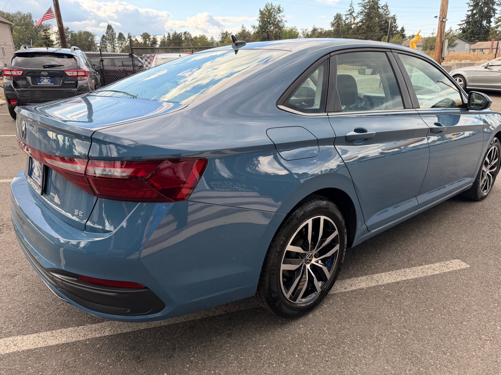 Photo 4 of this VOLKSWAGEN JETTA