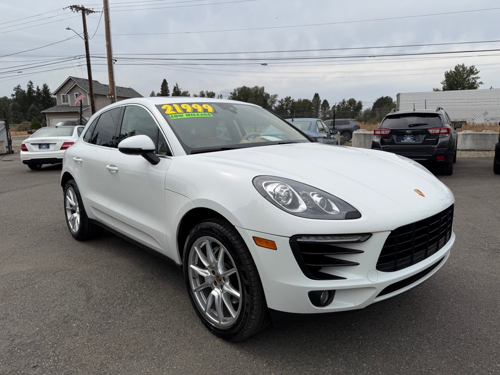 Photo 27 of this PORSCHE MACAN
