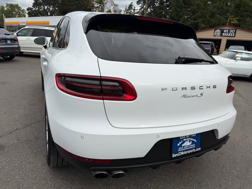 Photo 18 of this PORSCHE MACAN