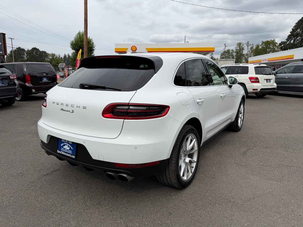 Photo 12 of this PORSCHE MACAN